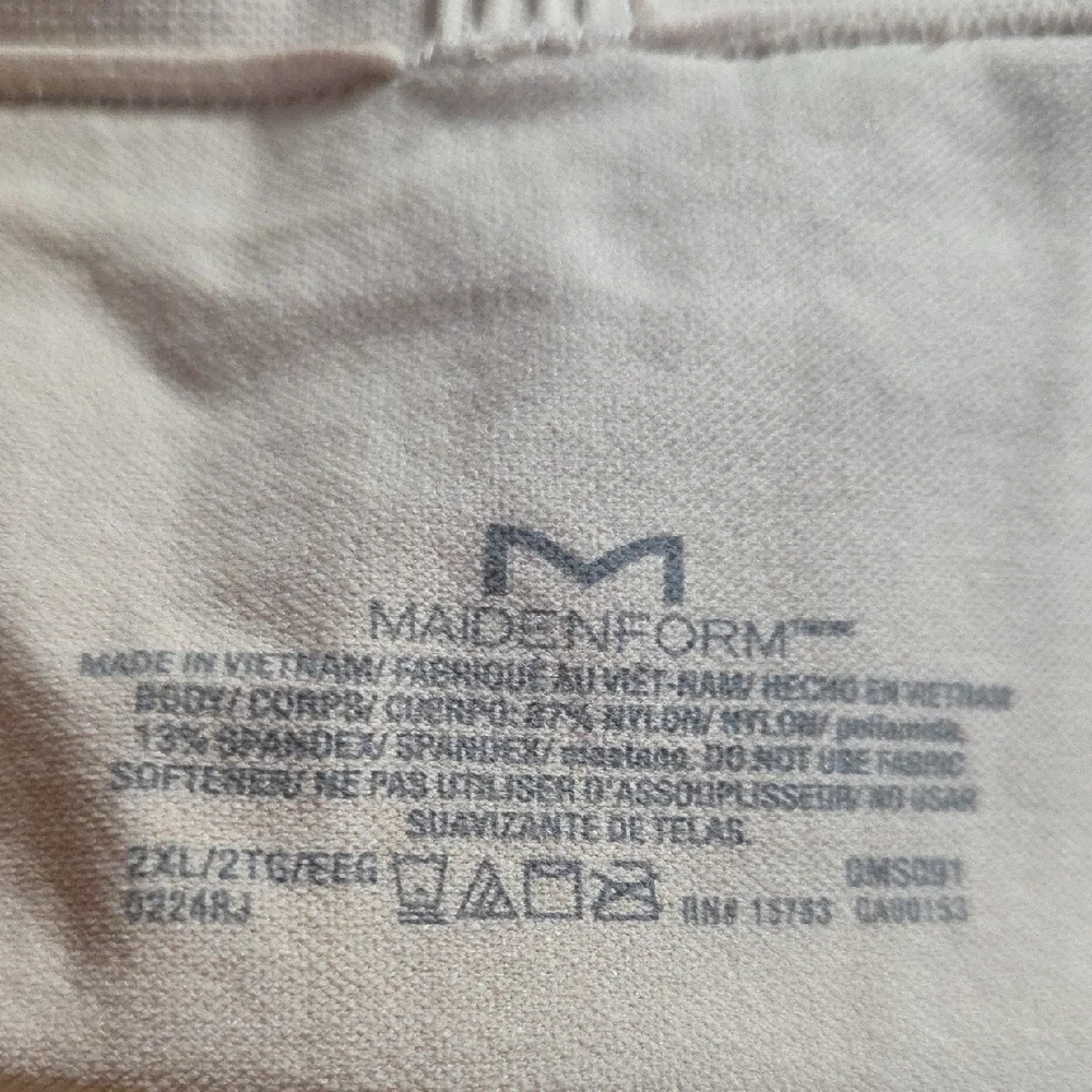 Maidenform‎ Firm Seamless Shaping Shorts in Tan